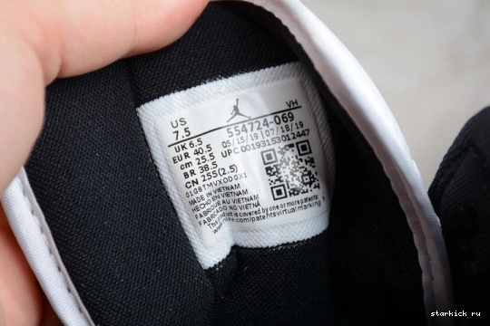 554724-069 Toe 1 Jordan Chicago Air 554724-069 Mid 1006